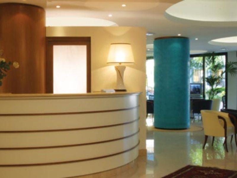 King Hotel Cattolica Luaran gambar